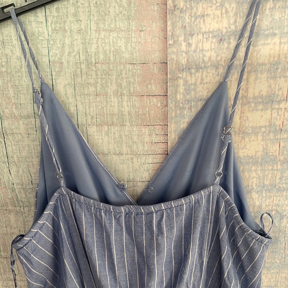 - Good used condition Woman’s Sienna Sky wide leg, jumpsuit capri. Size is… - Picture 11 of 15